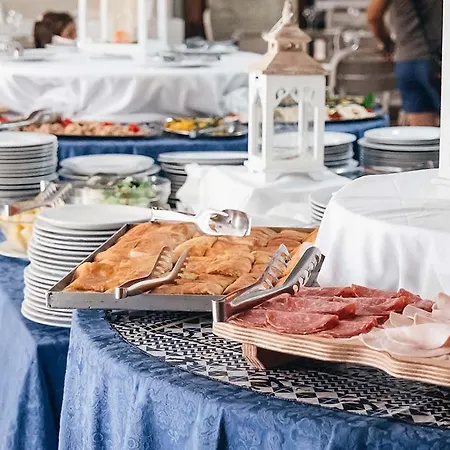 Hotel Zeta Club San Teodoro Le Rose