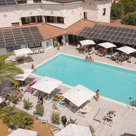 Hotel Zeta Club Le Rose San Teodoro (Sardinia)